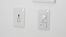 画像：コンセント（USB充電が可能）