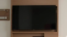 画像：ツインルーム壁掛けテレビ